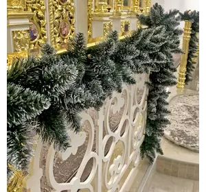 Гірлянда хвойна Elegant з плівки 16 м зелена з білими кінчиками Гірлянда хвойна Elegant з плівки 16 м зелена з білими кінчиками